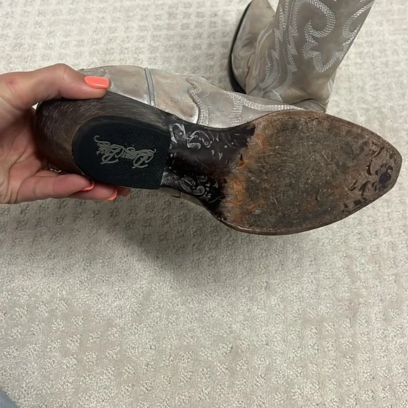 Metallic White Cowgirl Boots - Picture 4 of 7